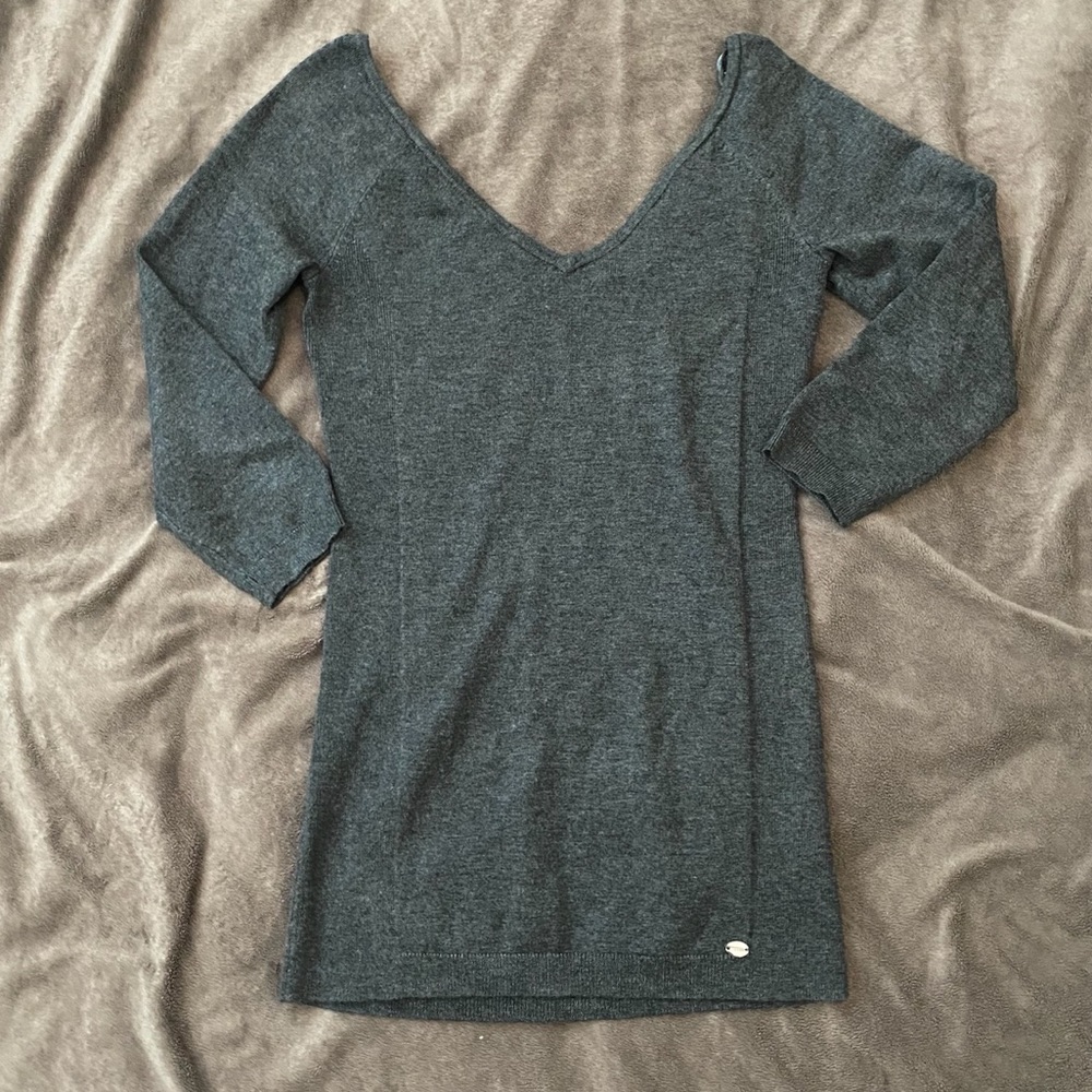NWT Guess Off Shoulder Long Sleeve Top - S Gray